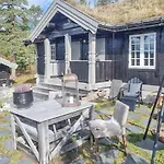 4 Bedroom Pet Friendly In *